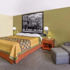 Super 8 by Wyndham Galva thumbnail 3