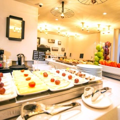 Arya Stadium Hotel - Bild 12
