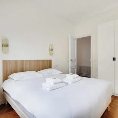 Elegant in Neuilly-sur-seine: A Charming Retreat - Bild 14