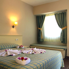 The Blue Lagoon Deluxe Hotel - Bild 4