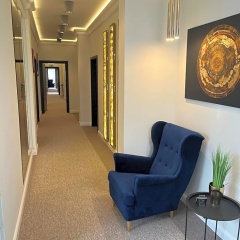 listing card gallery