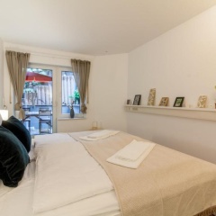 Schöne, ruhige Souterrainwohnung mit eigener Terrasse - Bild 1