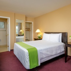 Marianis Inn thumbnail 5
