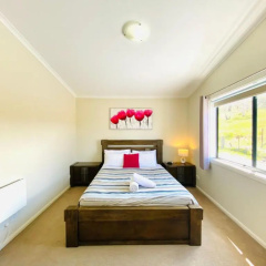 Eclipse 5- Spacious Townhouse thumbnail 1
