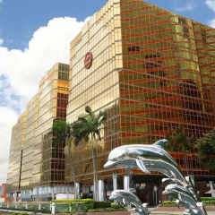 The Royal Pacific Hotel & Towers - Bild 1