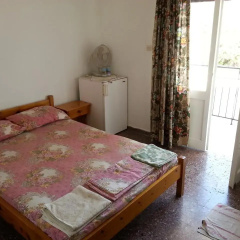 Marina's Rooms thumbnail 2