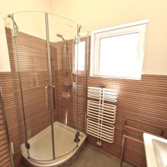 Burgunder helle und geräumige Ferienwohnung - Bild 8