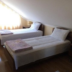 Mari Guest House thumbnail 3