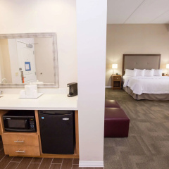 Hampton Inn & Suites Pittsburgh/Harmarville thumbnail 4