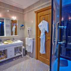 The Penthouse Suites Hotel thumbnail 5