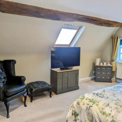 Worralls Grove Guest Farm House thumbnail 12