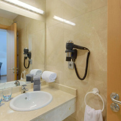 Madrid Airport Suites, Affiliated by Meliá - Bild 10