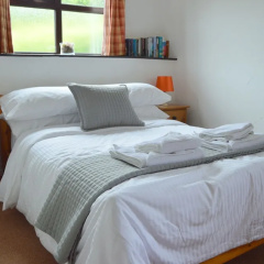 Shipload Cottage thumbnail 3