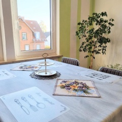Apartment Bayreuth, 4 Zimmer Ferienwohnung im Haus mit Kunst, WLAN, Küche, Parkplatz - Bild 7