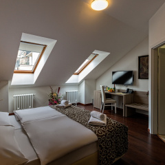 Old Town Residence by Little King - Bild 5