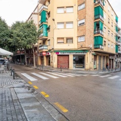 Design 2 Bedroom Flat Next to Pubilla Cases Metro - Bild 10
