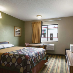 Super 8 by Wyndham Blackwell thumbnail 4