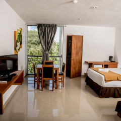 Sunrise 42 Suites Hotel thumbnail 9