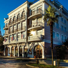 The Admiral Hotel thumbnail 2