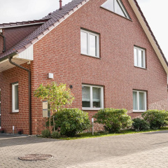 Modernes Stadthaus | Parkplatz | WiFi | Bad&Dusche | Küche - Bild 1