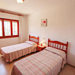 Laura-29A - pretty holiday property with garden and private pool in Calpe thumbnail 1