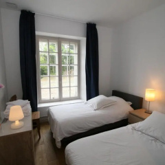 The Old Fenwick House thumbnail 4
