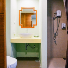 ROYAL PINEAPPLE HOTEL | A Welcome to Wealth and Good Fortune - Bild 8