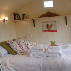The Shepherds Hut thumbnail 2