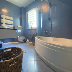 Pool & Lake Holiday Home - Bild 8