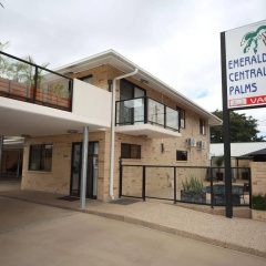 Emerald Central Palms Motel