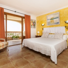 Villa With Pool and sea Views - Bild 1