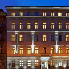 Red and Blue Design Hotel Prague - Bild 1