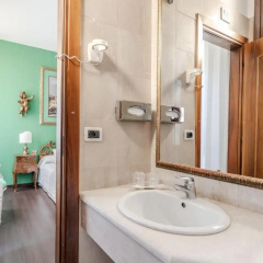 Hotiday Room Collection - Venezia Santa Lucia - Bild 17