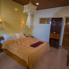Teak Wood Hotel thumbnail 3