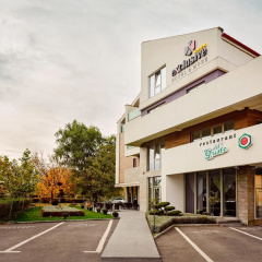 Exclusive Hotel & More