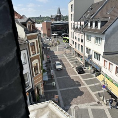 Cozy City-Center Apartment with Modern Amenities in Historic Brühl - Bild 1