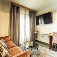 On Suites Sevilla Apartments designed for adults - Bild 2
