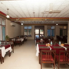 OYO 767 Hotel Eastern Star photo 2