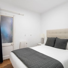 Design 2 Bedroom Flat Next to Pubilla Cases Metro - Bild 2