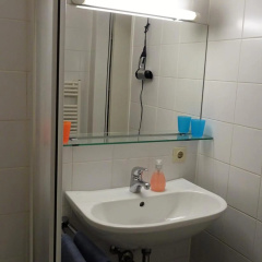 Charming, central, spacious apartment - Bild 8