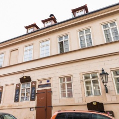 White Swan Boutique Apartments - Bild 1