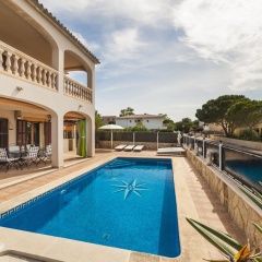Villa With Pool and sea Views - Bild 13