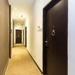 OYO 127 The Reeds Hotel thumbnail 9