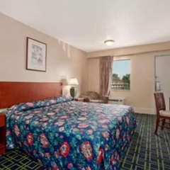 Hilltop Inn thumbnail 7