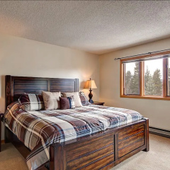 Woods Manor Condo thumbnail 42