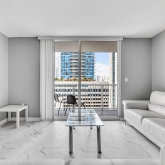 The Club at Brickell Bay Luxury Suites - Bild 10