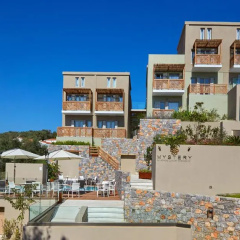 Mystery Skiathos Luxury Residence thumbnail 1