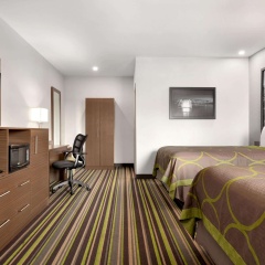 Super 8 by Wyndham Windsor/Dougall