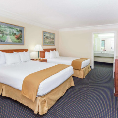 Super 8 By Wyndham Dalton/Convention Center Area thumbnail 4