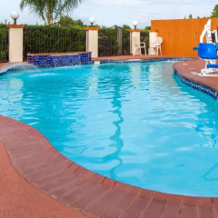 Platinum Inn & Suites Willowbrook Houston thumbnail 11
